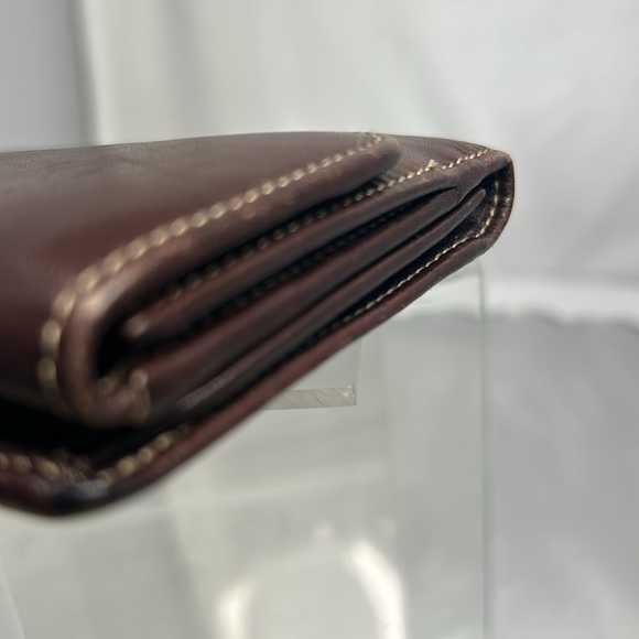 Gucci Interlocking GG Signature Wallet - Picture 8 of 17